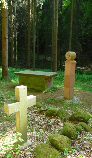 St.-Jost-Pilgerweg: Altar an der St.-Jost-Ruine